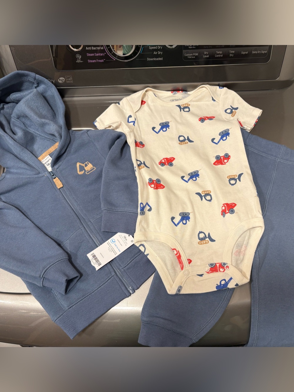 Carter’s sweatshirt/pants/onesie set - NWT- 18m